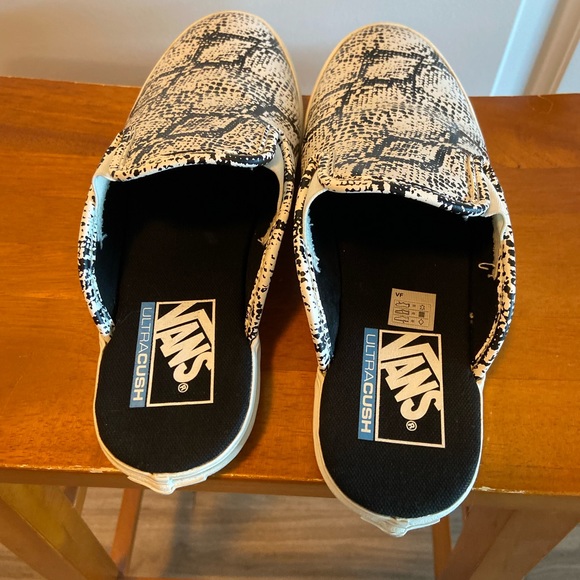 Vans slip on sneakers - Picture 5 of 6